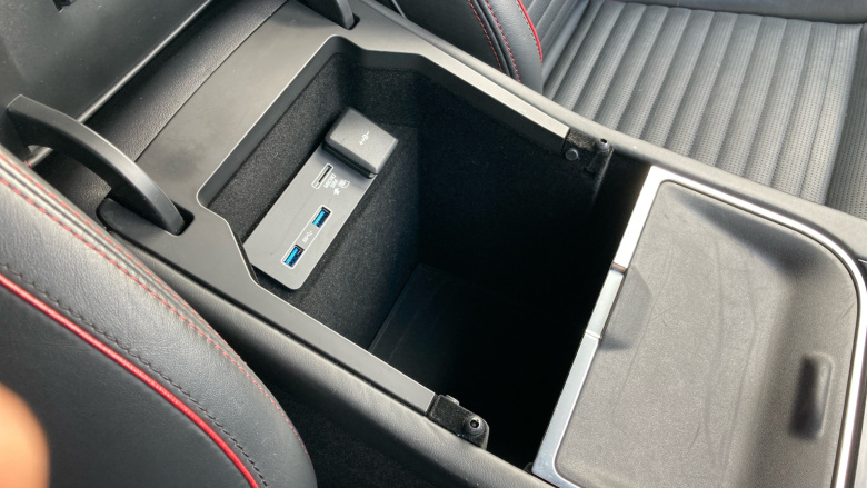 Land Rover Discovery Sport 2.0 D240 R-Dynamic HSE 5dr Auto Diesel Station Wagon